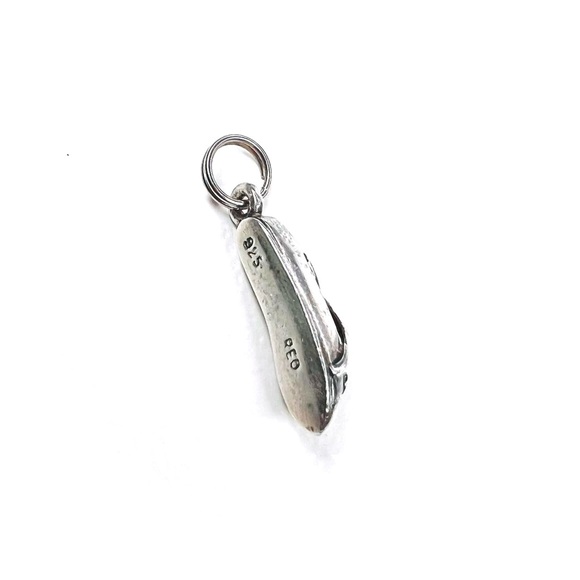 Ballet Slipper Charm 🩰 - Picture 2 of 4